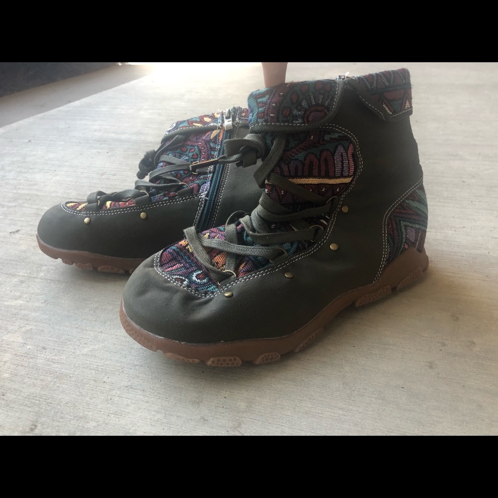 Funky boots - Picture 2 of 5